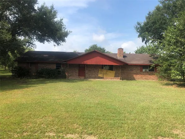 167 Sue Ann St, El Campo, TX 77437