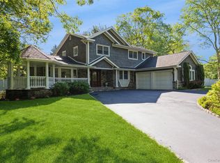 5 Blossom Street, Dix Hills, NY 11746