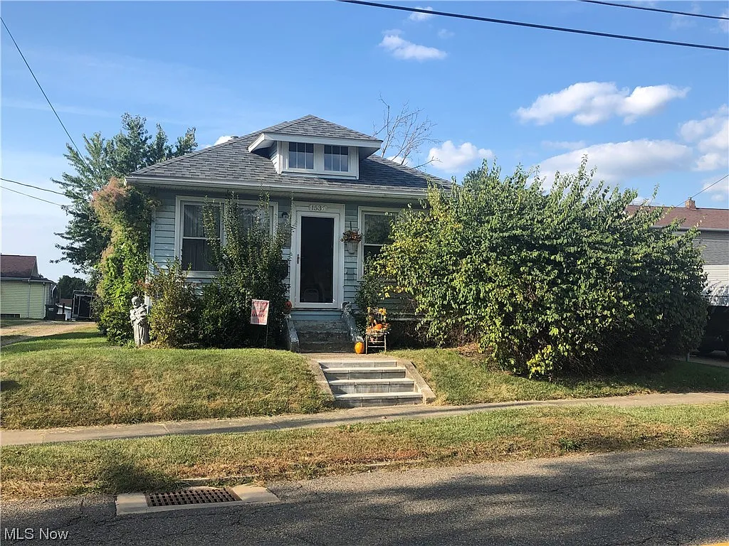 1536 Tremont Ave SW photo 1
