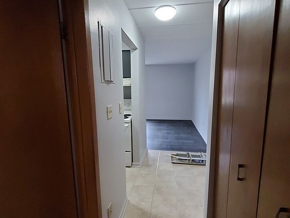 5th image of 475 Brock St #4