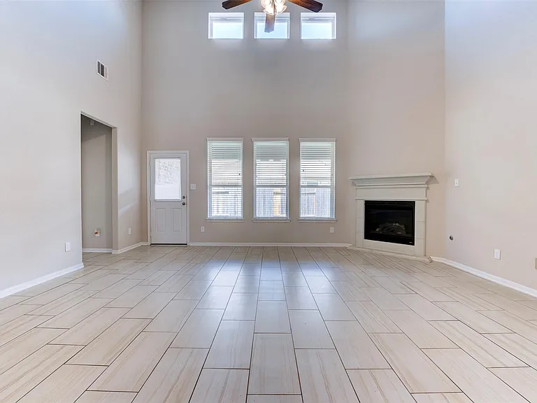 4542 Medrano Trl — Photo 16