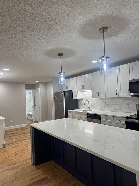 Building Photo - 65 Oaklawn Ave #114