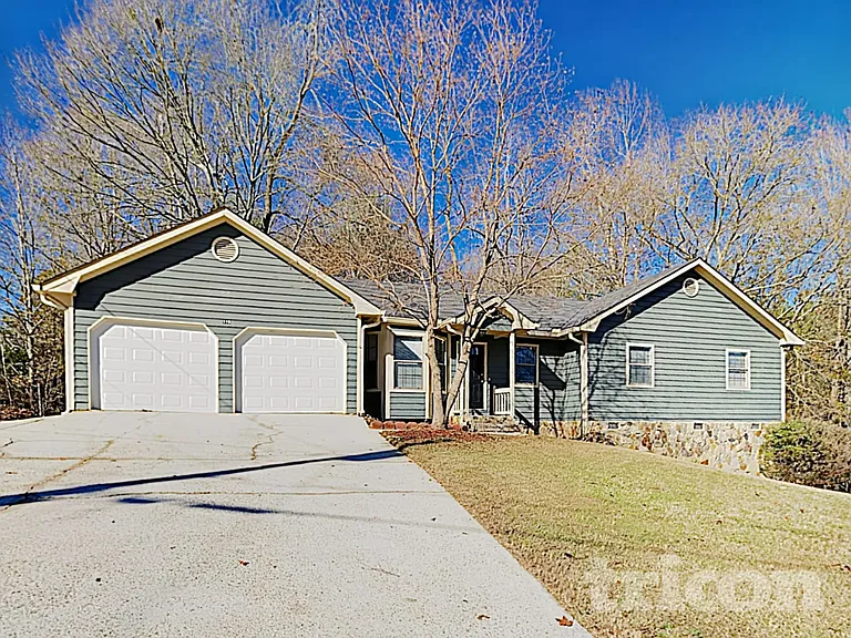 110 Springvalley Way — Photo 3