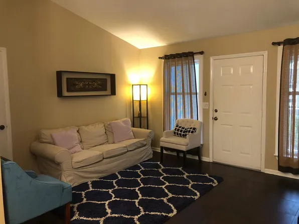 430 Queens Rd APT 131, Charlotte, NC 28207