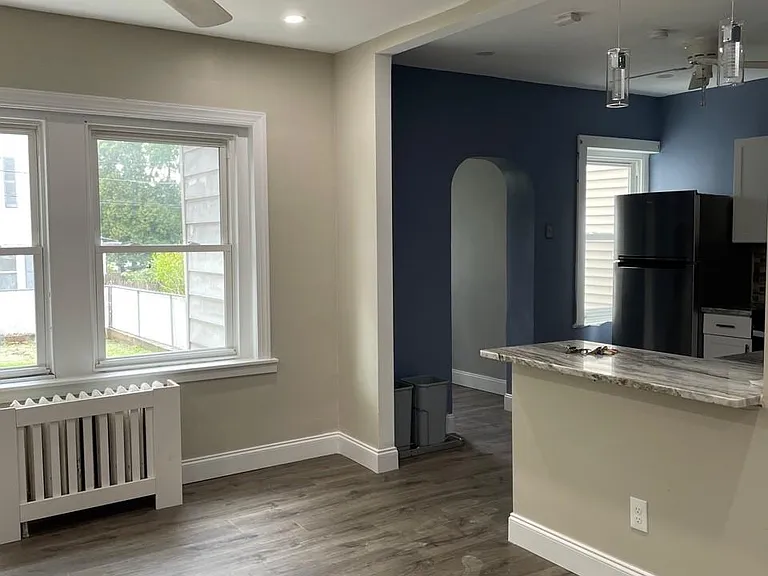 302 W Freedley St — Photo 13