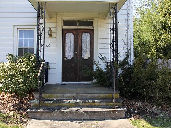 2nd image of 60 NE Main St N