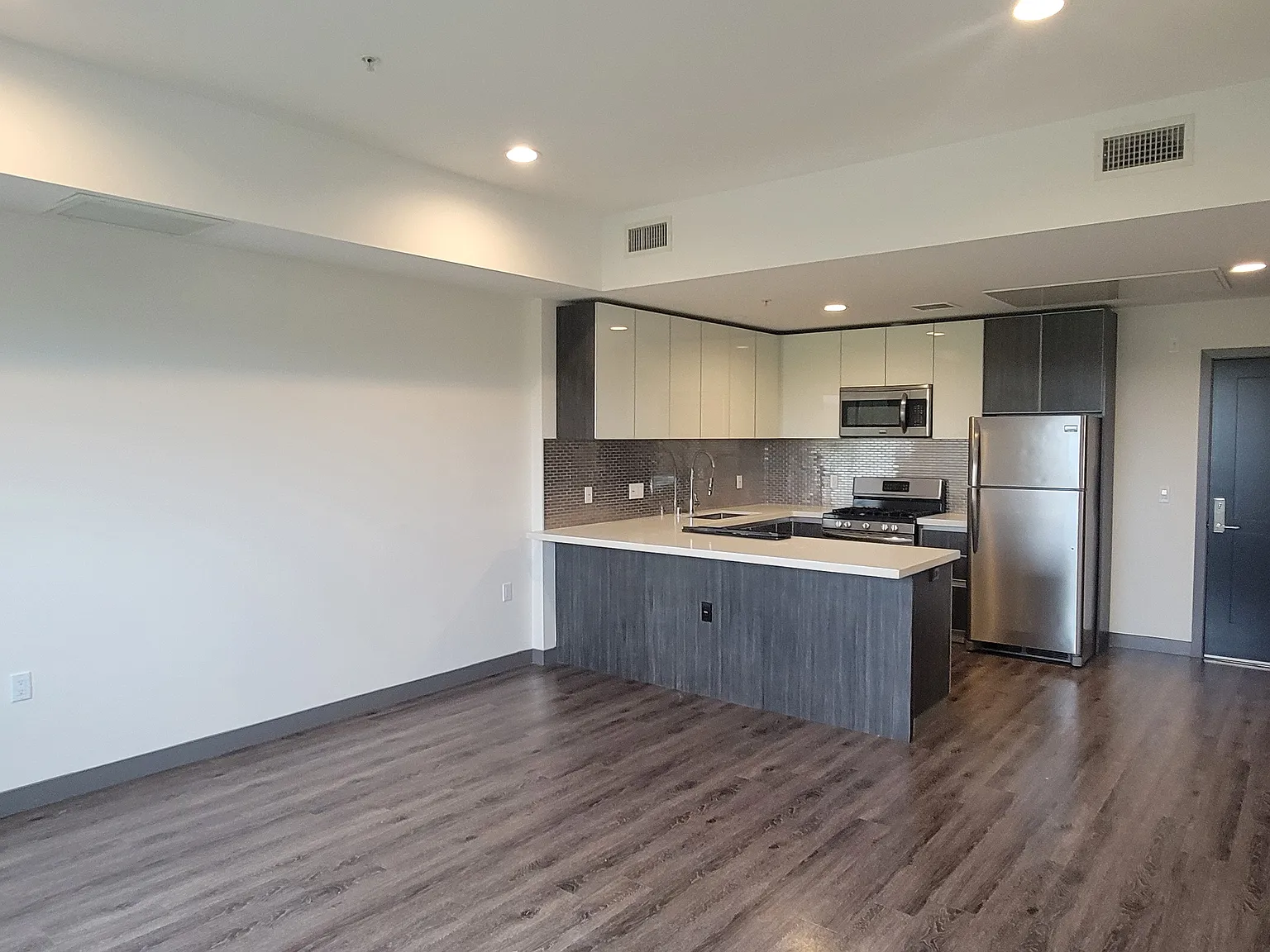 11400 Culver Blvd — Photo 2
