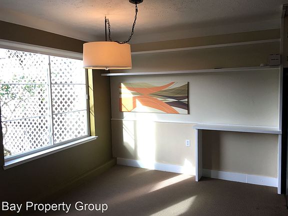 4th image of 53 Lundys Ln