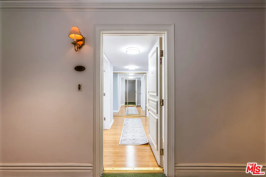 1 bed, 1.0 bath, 872 sqft, $3,050 — Photo 4