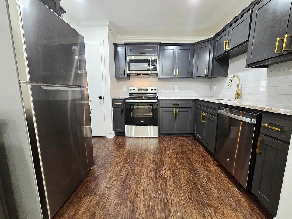 3820 Fairfield Ave #117