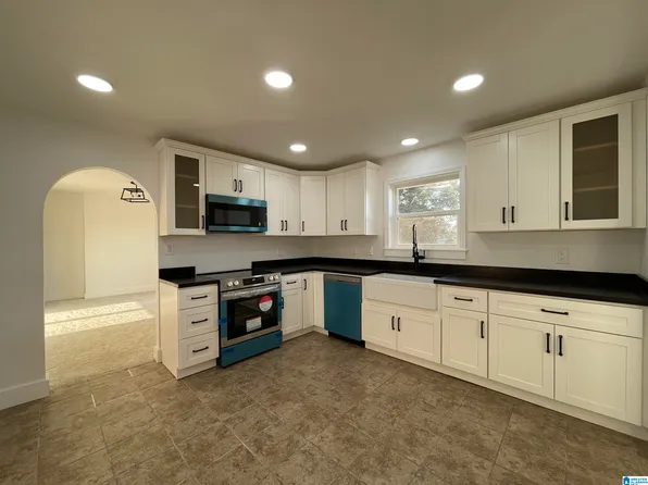 1003 Lay Dam Rd, Clanton, AL 35045