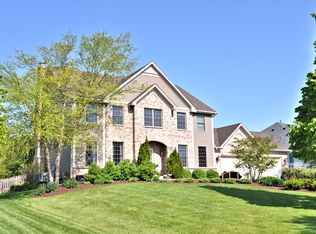 1290 Hunters Rdg W, Hoffman Estates, IL 60192
