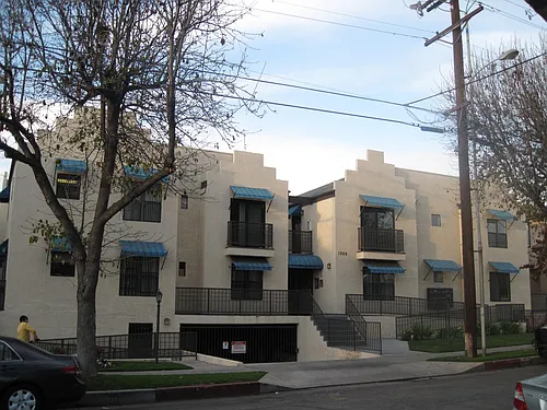 1305 Stanley Ave #11 Photo 1