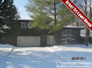 1816 Pinebluff Dr SE, Kentwood, MI 49508