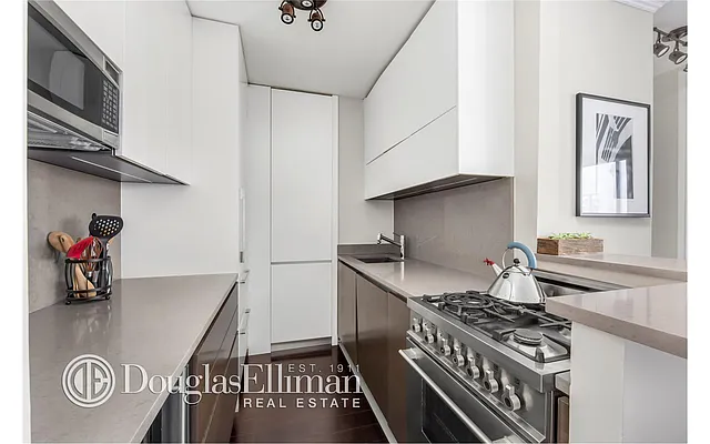 Sold by Douglas Elliman | media 14