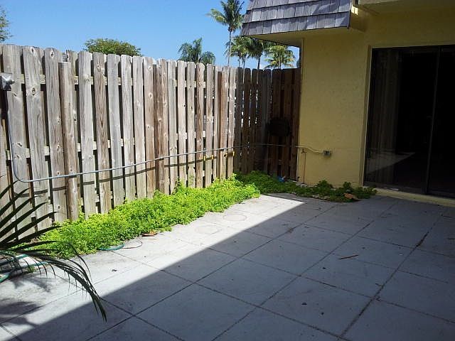 2nd image of 233 Woodland Rd