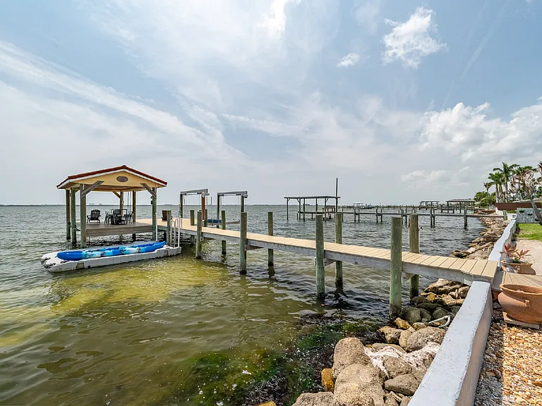 1110 S Banana River Dr — Photo 17