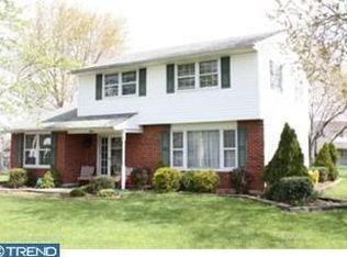 15 Upland Ct, Newark, DE 19713