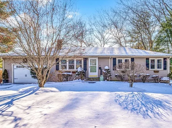 52 Hemlock St, East Walpole, MA 02032