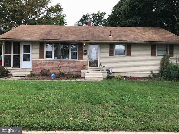 2nd image of 36 W Almond St