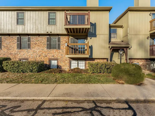 5633 SW Foxcroft South Cir #105, Topeka, KS 66614