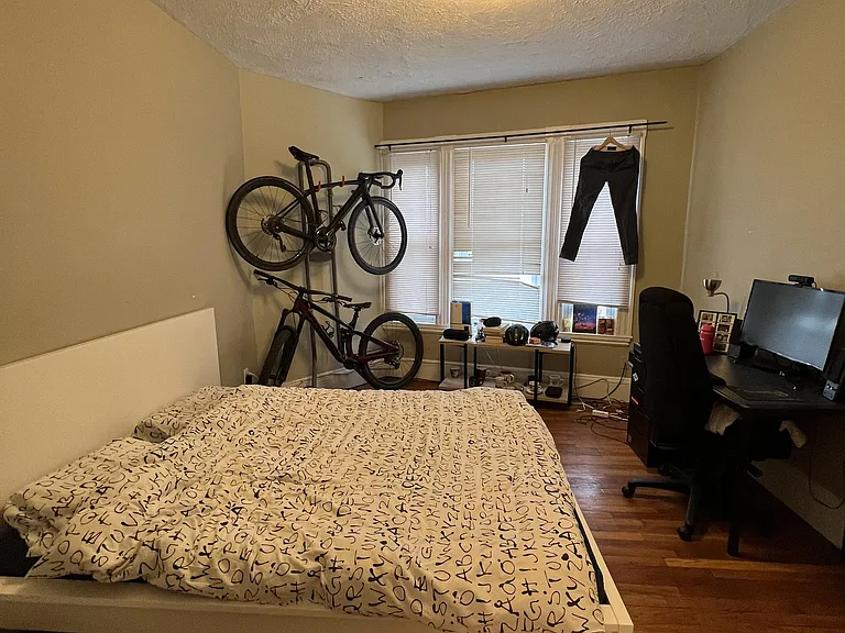 Cedar St — Photo 10