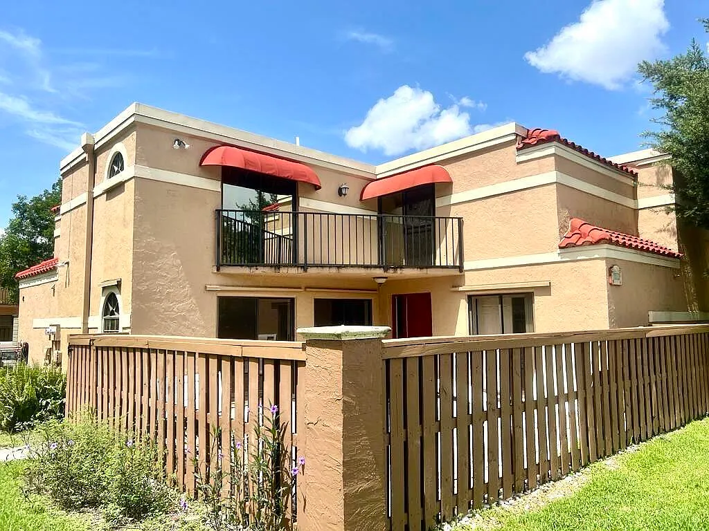 3 bed, 3.0 bath, 1364 sqft, $3,000 — Photo 1