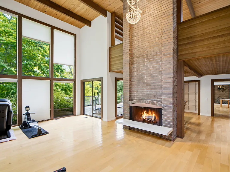6730 W Mercer Way — Photo 11