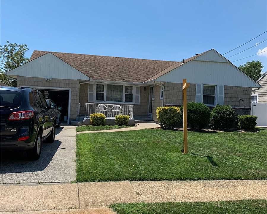 1st image of 1106 Little Neck Ave