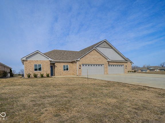 2nd image of 425 Janis Ave