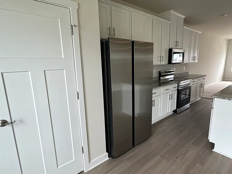212 Huntwellwest Blvd — Photo 27