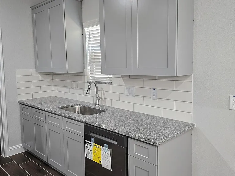 213 Adoue Ave — Photo 22