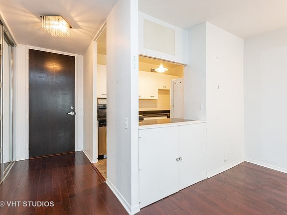 5th image of 535 N Michigan Ave APT 1507