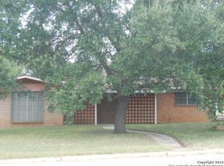 571 Margo Dr, Pearsall, TX 78061