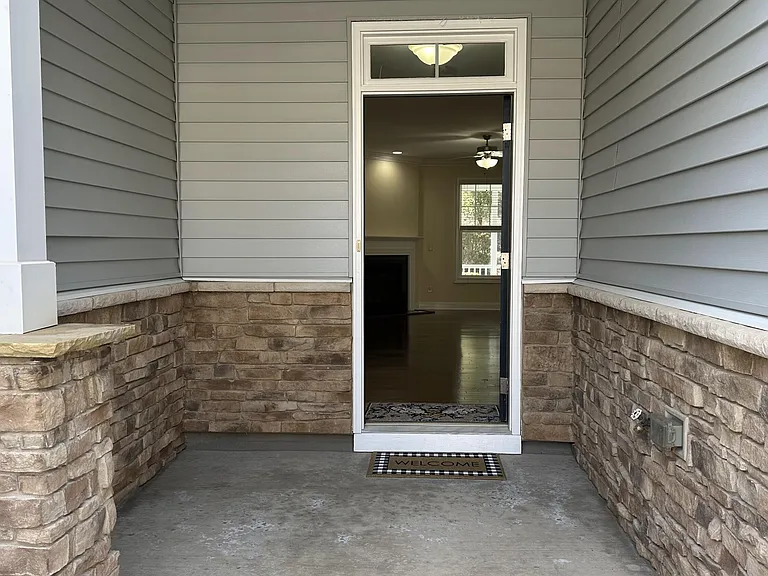 208 Wildfell Trl — Photo 4