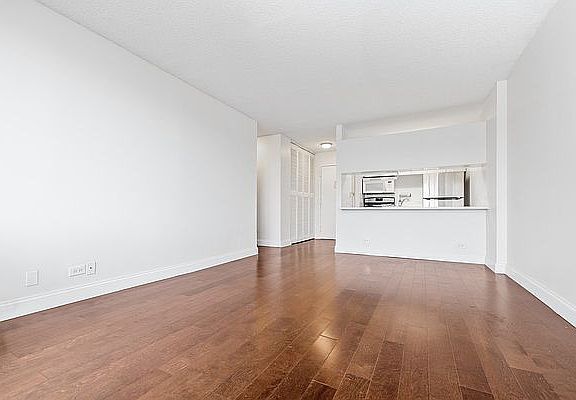 4th image of 62-54 97th Pl #10N