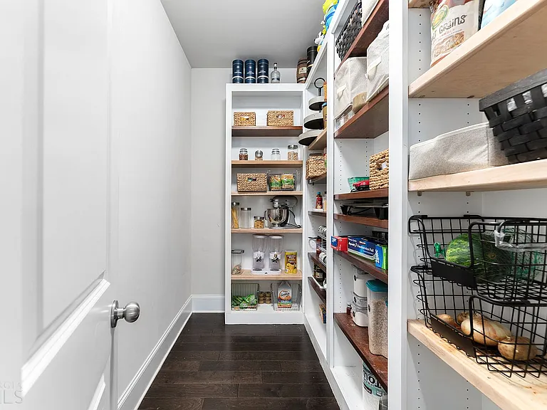 4410 Mossbrook Cir — Photo 17