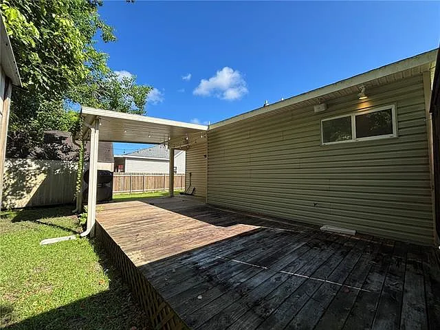 2735 Village Ct — Photo 32