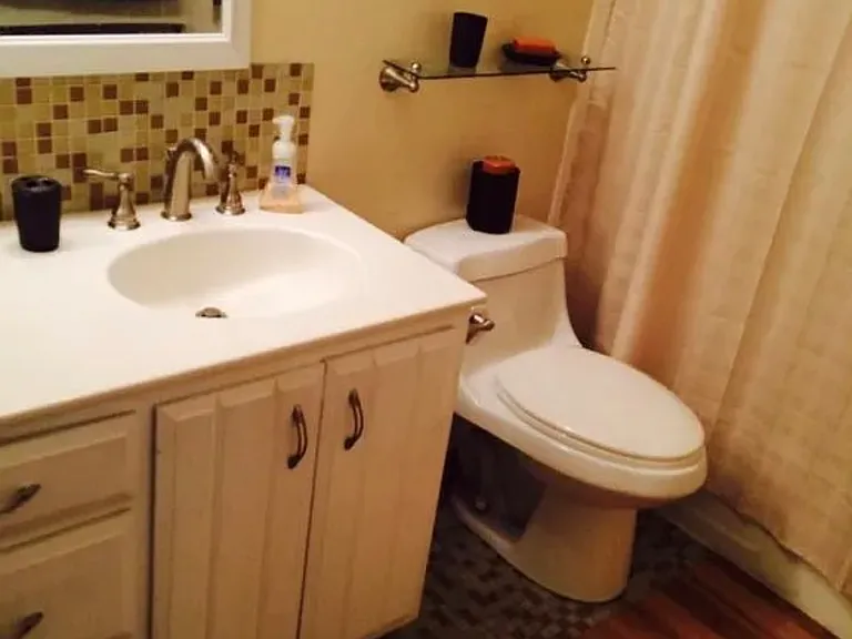930 Margarite Dr #D — Photo 8