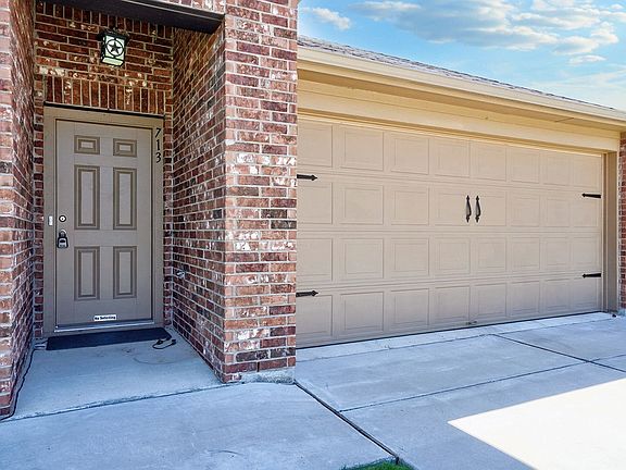 5th image of 713 Luna Vista Dr