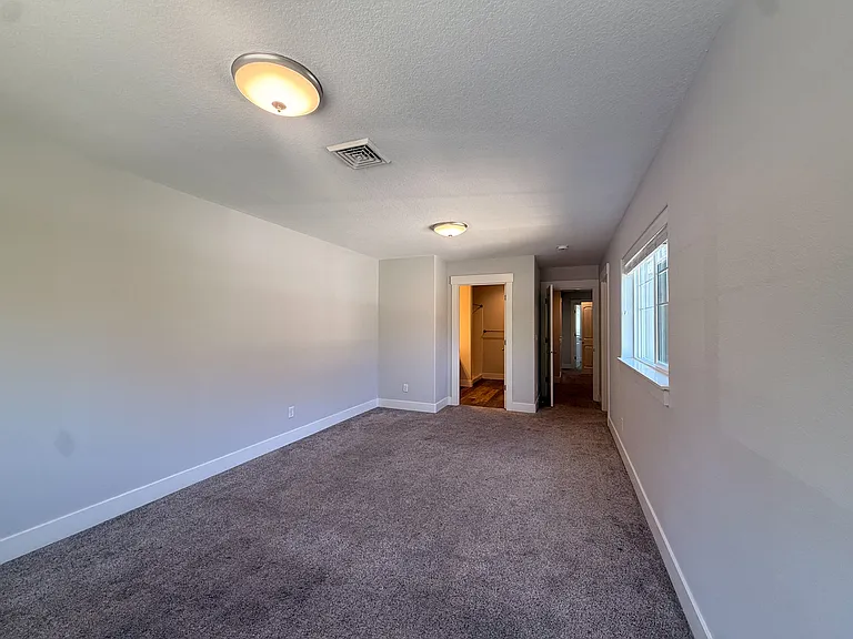 5711 Honey Bee St S — Photo 24