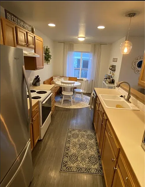 3 bed, 1220 sqft, $2,850 — Photo 4