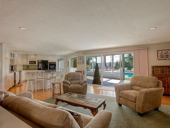 4th image of 2407 126th Avenue Ct E