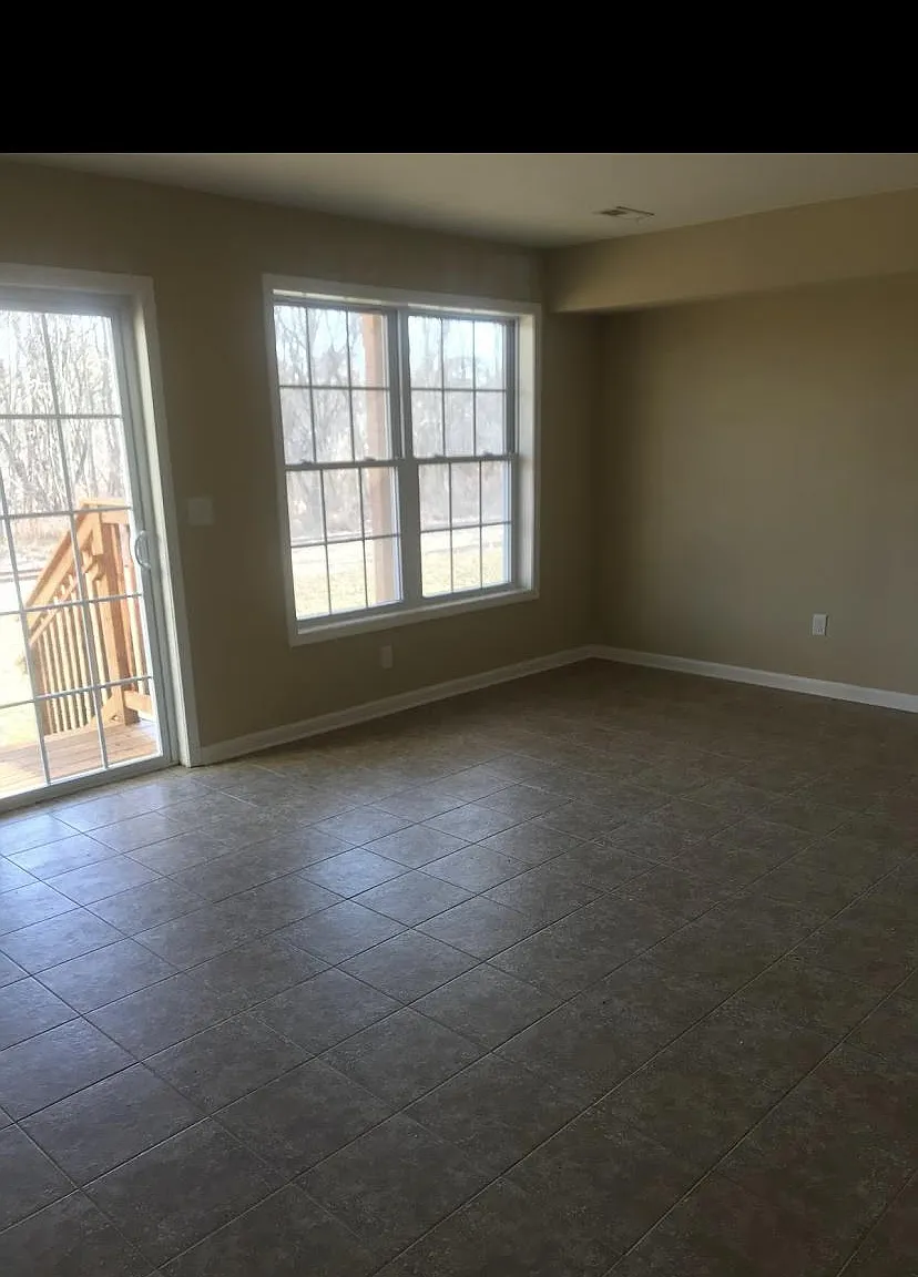 2 bed, 2.5 bath, 2100 sqft, $2,300 — Photo 1