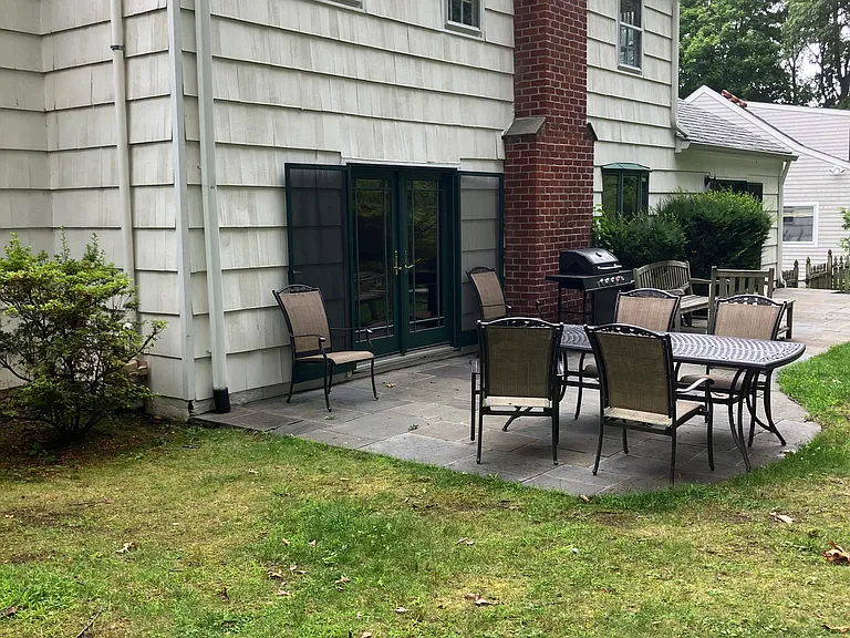 20 Springdale Rd — Photo 9