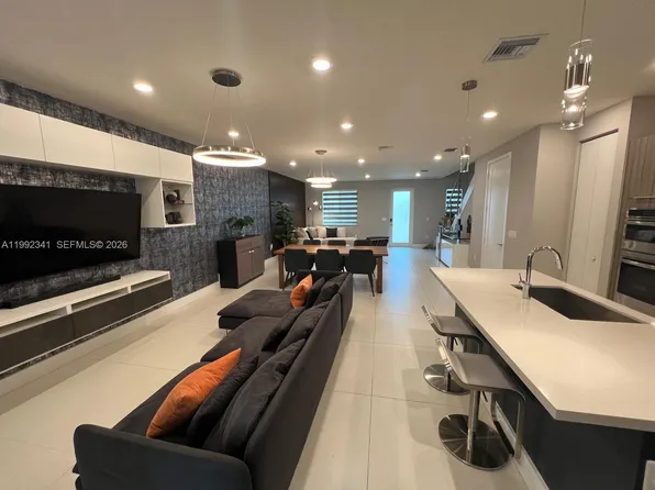 (undisclosed Address), Miami, FL 33178