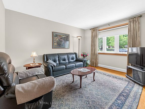 5th image of 376 Rustic Rd