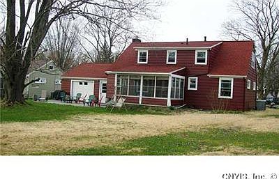 2nd image of 125 Iroquois Ln