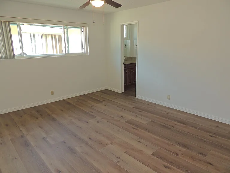 321 Gladys Ave #4 — Photo 9