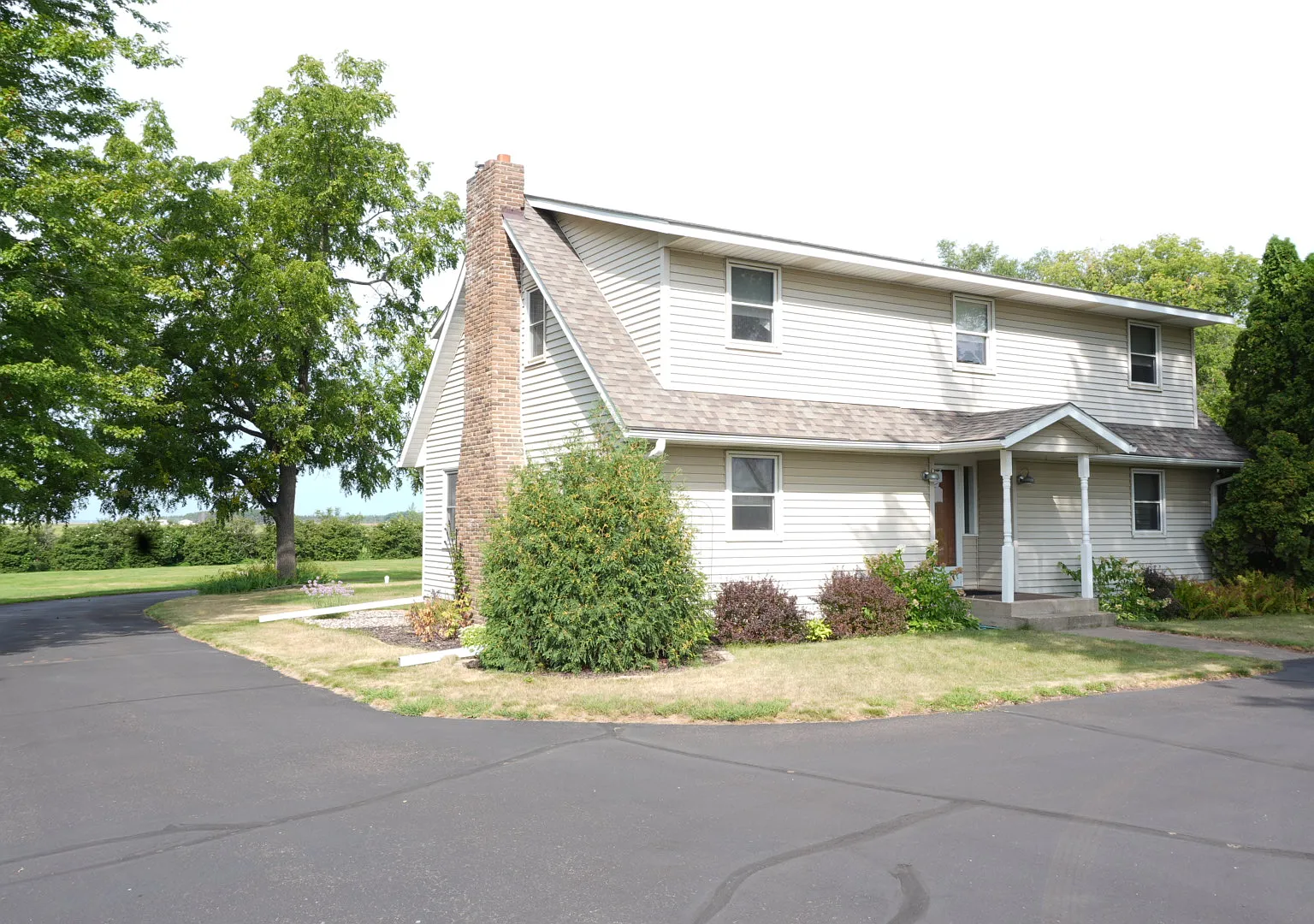 3 bed, 2.5 bath, 1890 sqft, $2,500 — Photo 3